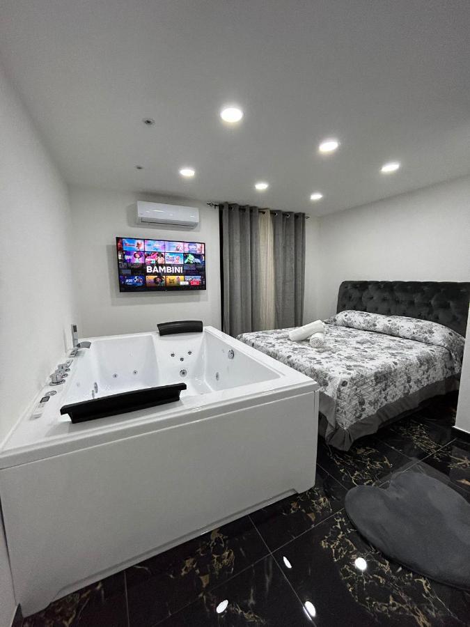 Giovanni Luxury Suites Naples Exterior photo