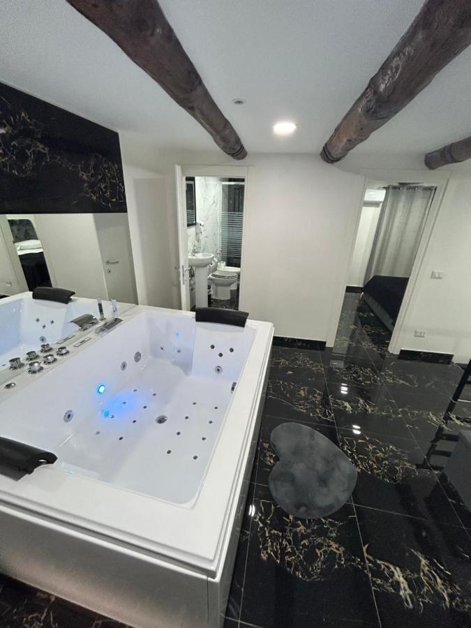 Giovanni Luxury Suites Naples Exterior photo